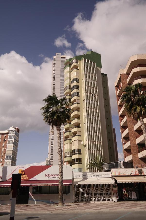 Apartamentos Torre Gerona Benidorm Luaran gambar