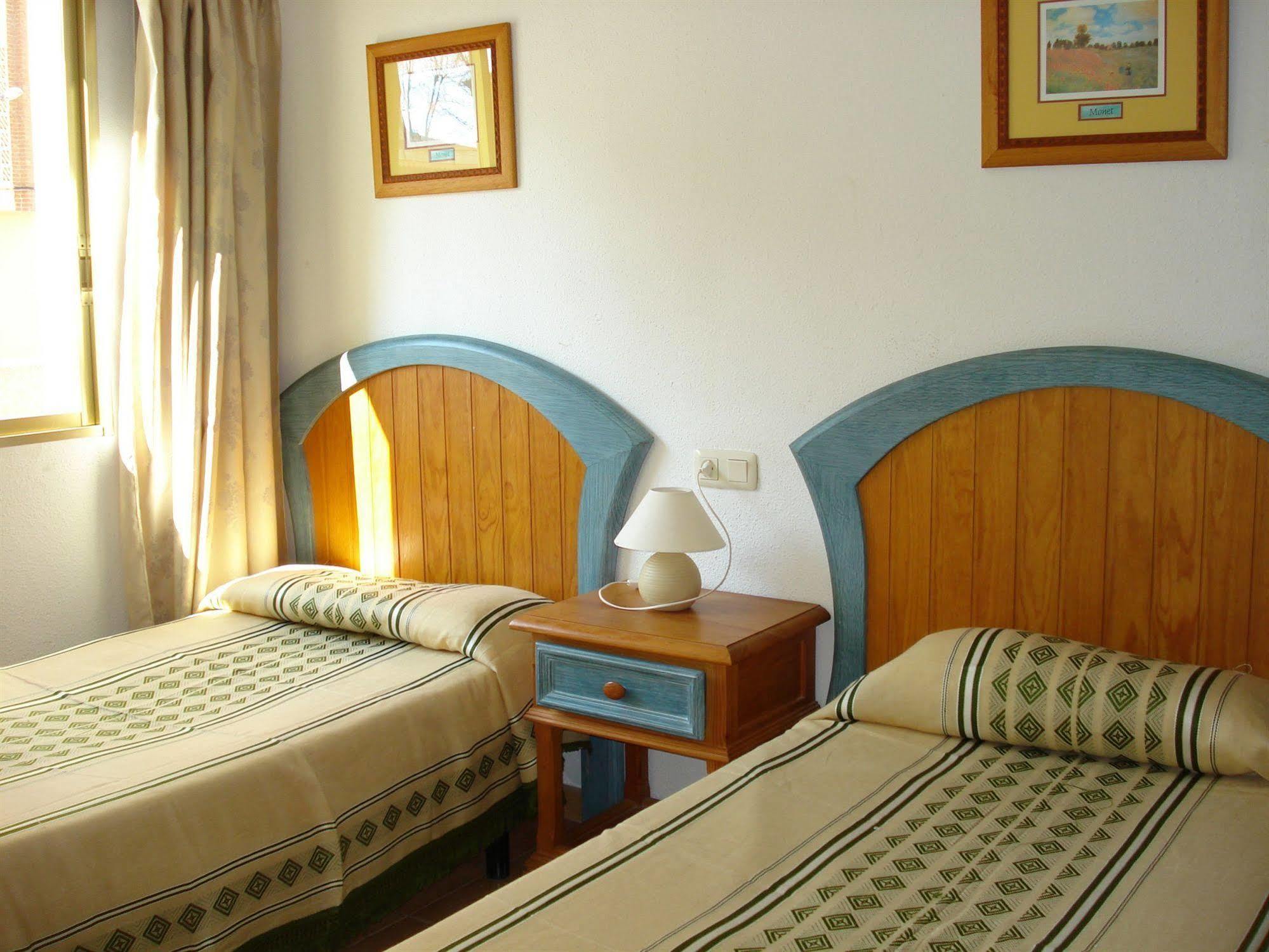 Apartamentos Torre Gerona Benidorm Luaran gambar